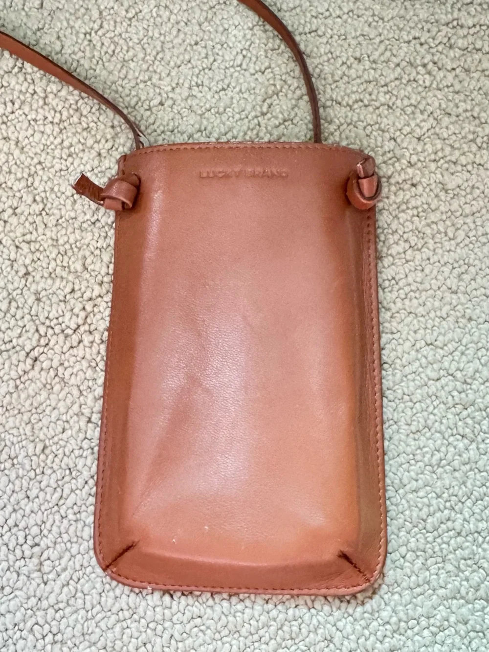 Lucky brand Leather Crossbody Phone Pouch in Brown